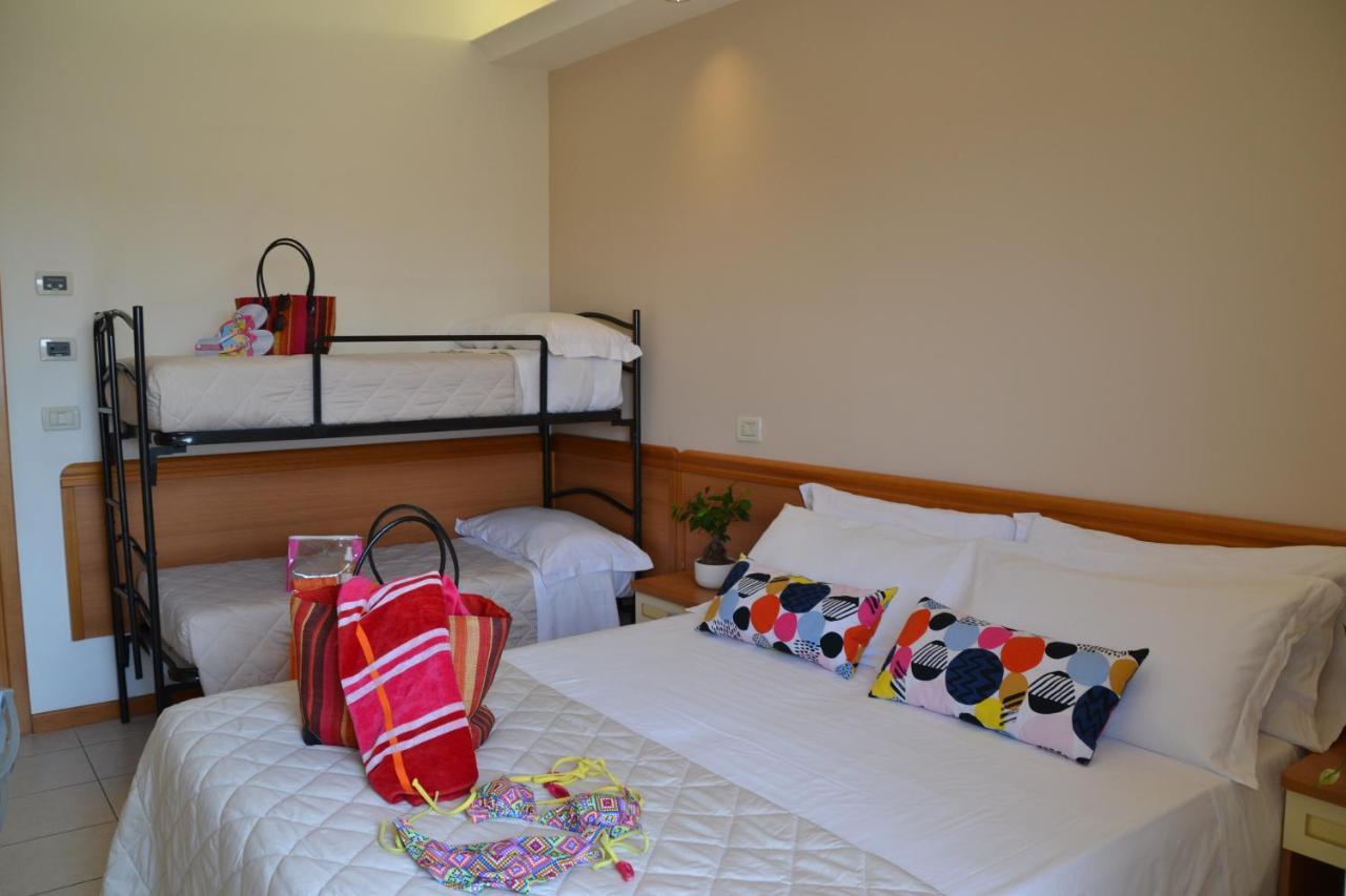 Hotel Apogeo - Breakfast Experience Rimini Ngoại thất bức ảnh